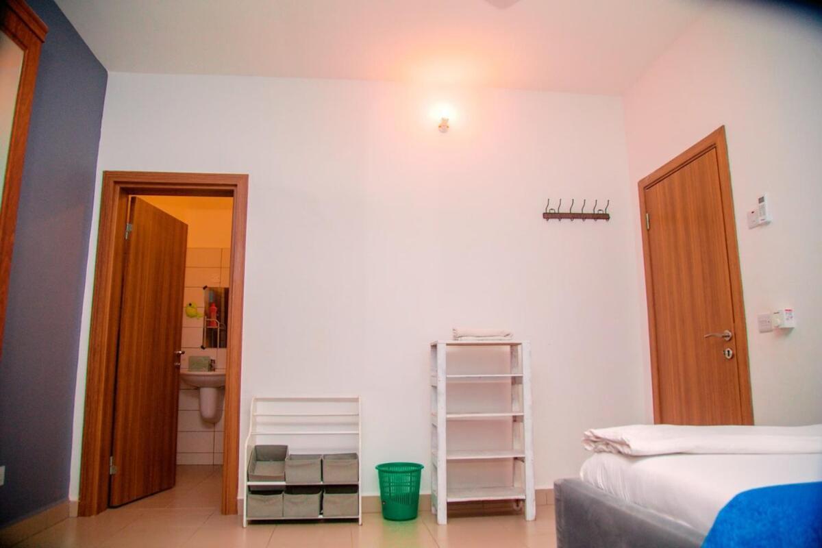 Apartment Two Storey Three Bedroom House *