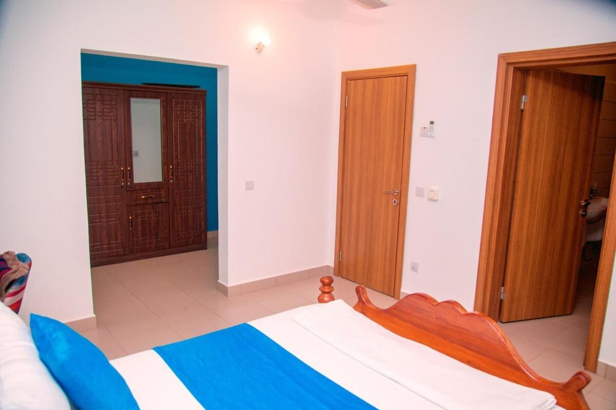 Apartment Two Storey Three Bedroom House