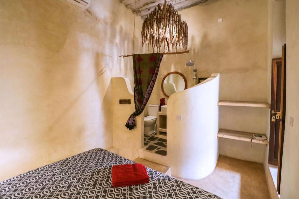 Firefly Boutique Hotel *