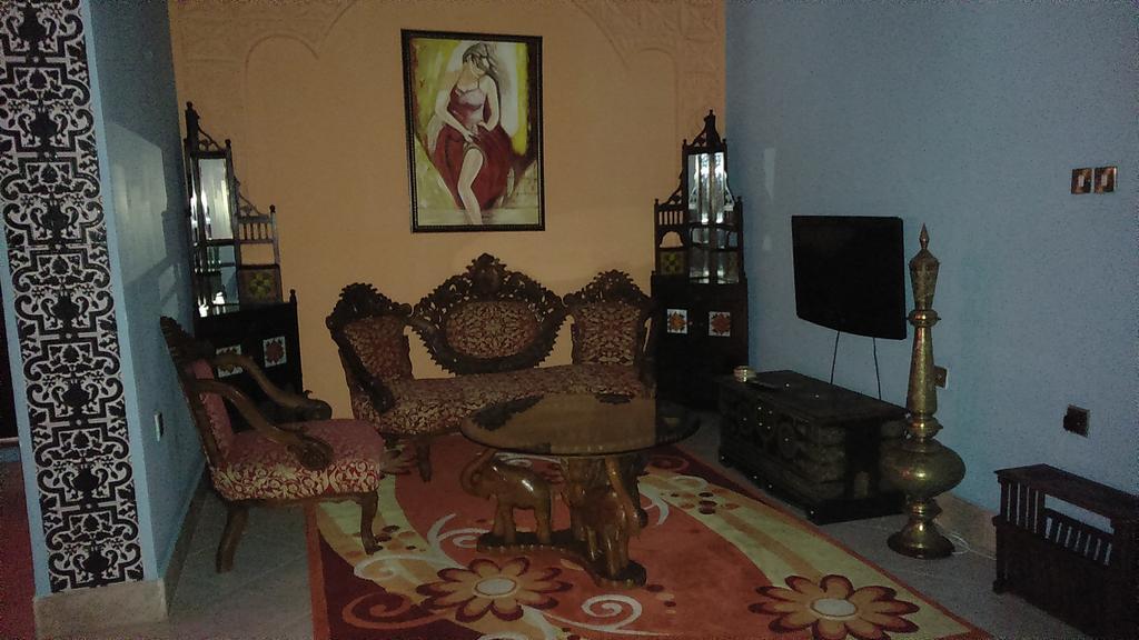 Tausi Palace Hotel 4*