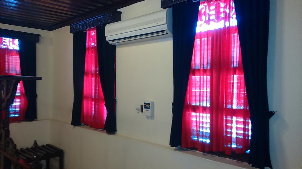 Tausi Palace 4*