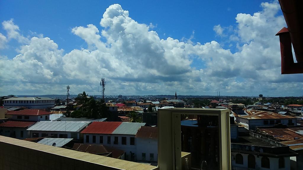 Tausi Palace Hotel 4*