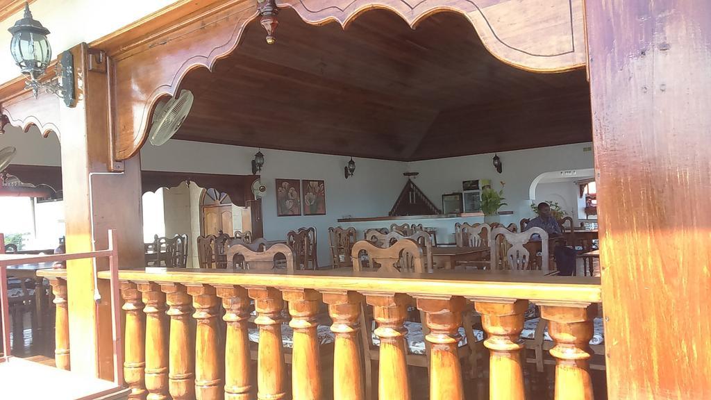 Tausi Palace Hotel 4*