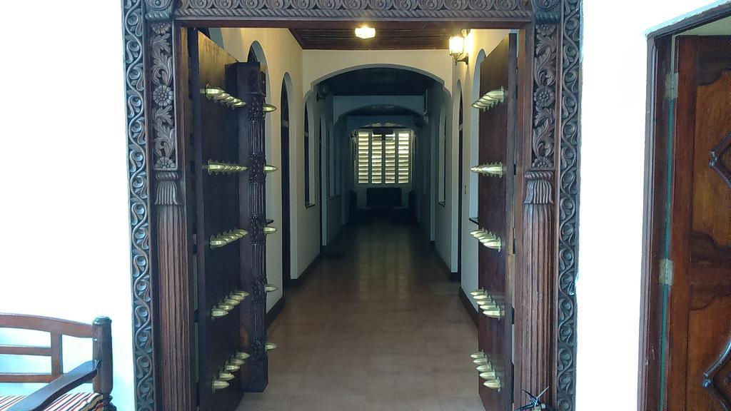 Tausi Palace 4*