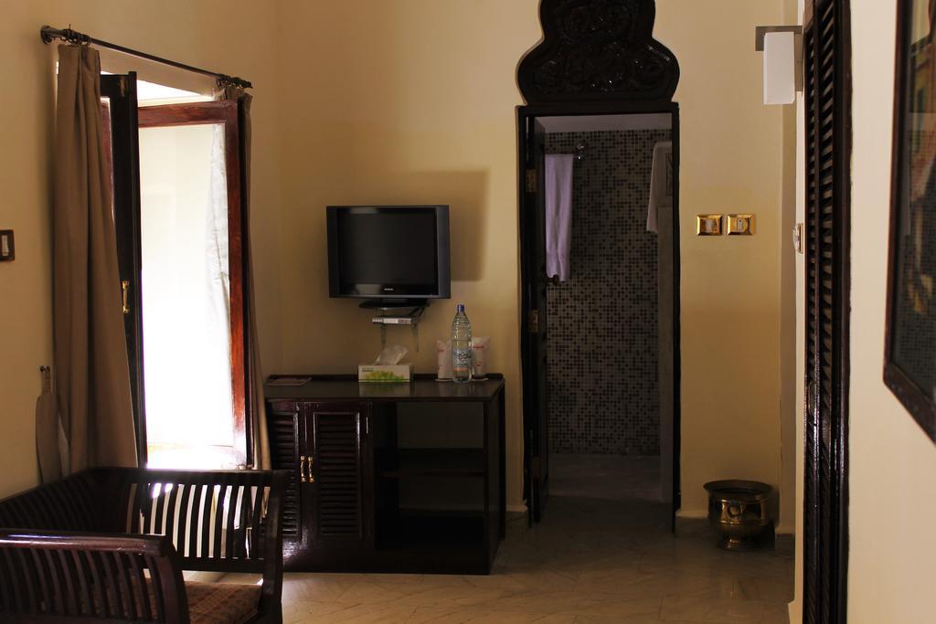 Al Johari & 3* Zanzibar