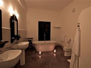 Kisiwa House Hotel