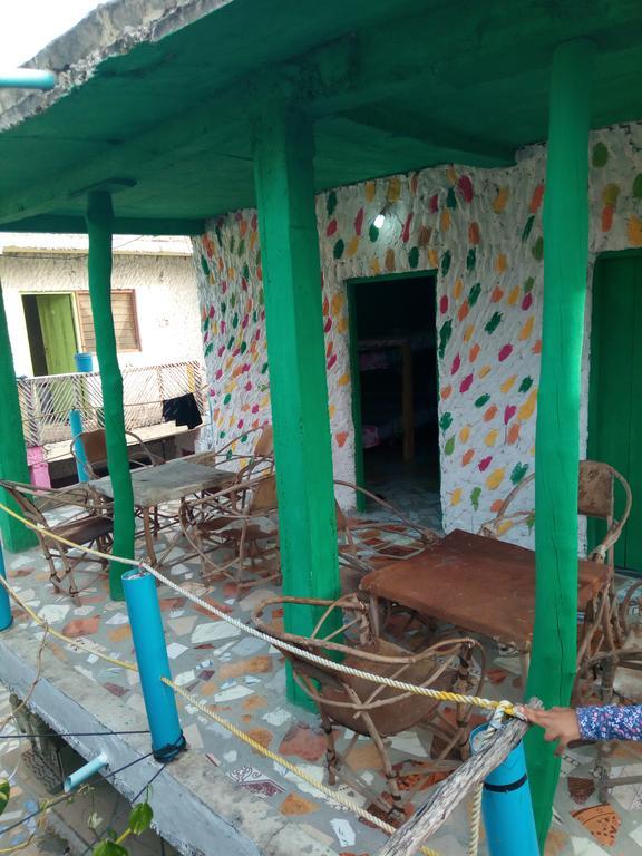 Guest house Amira's Roomz *