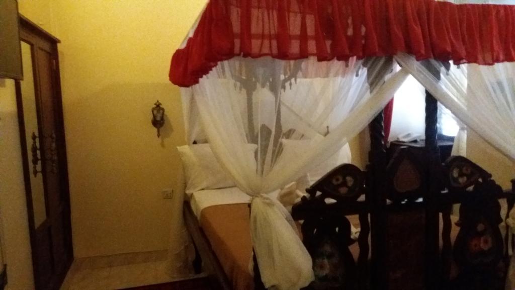 Tausi Palace Hotel 4*