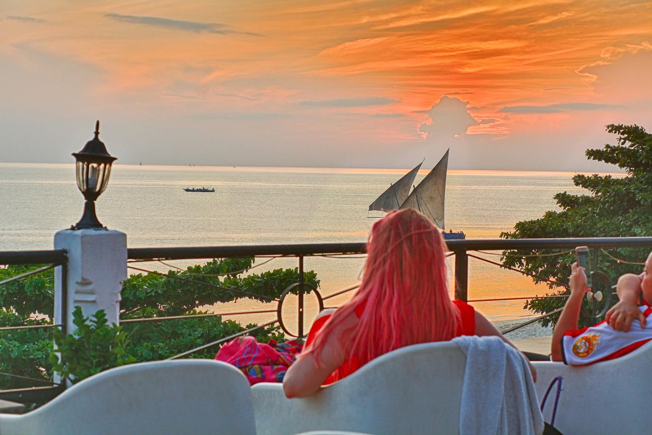 Africa House Hotel 4*