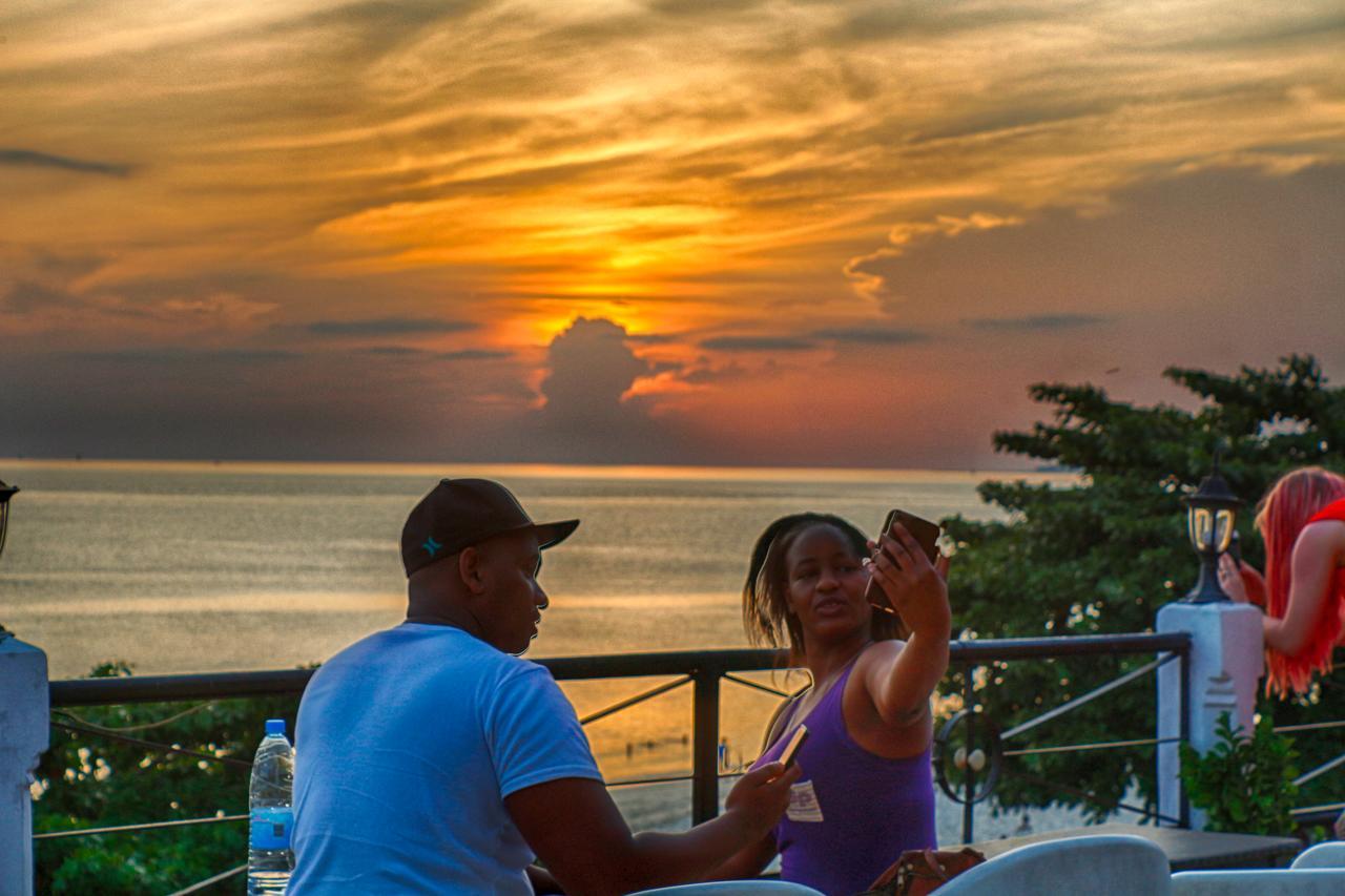Africa House Hotel