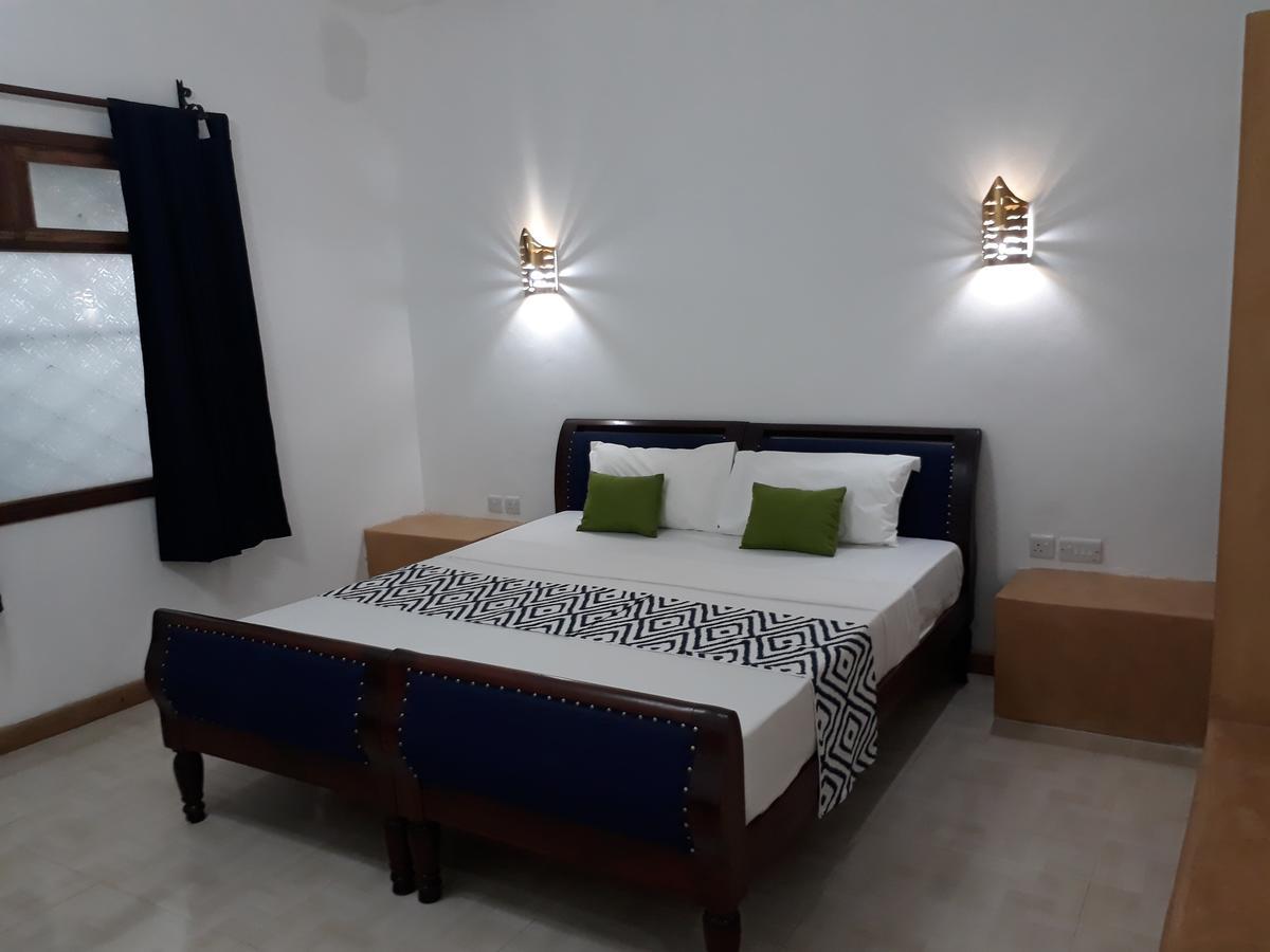 27 Cafe Airport Hotel Zanzibar