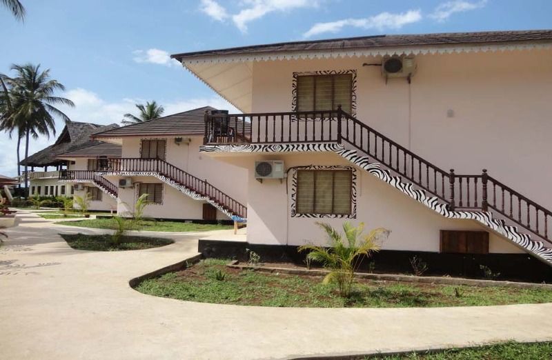 Hotel Kitete Beach Bungalows 2*