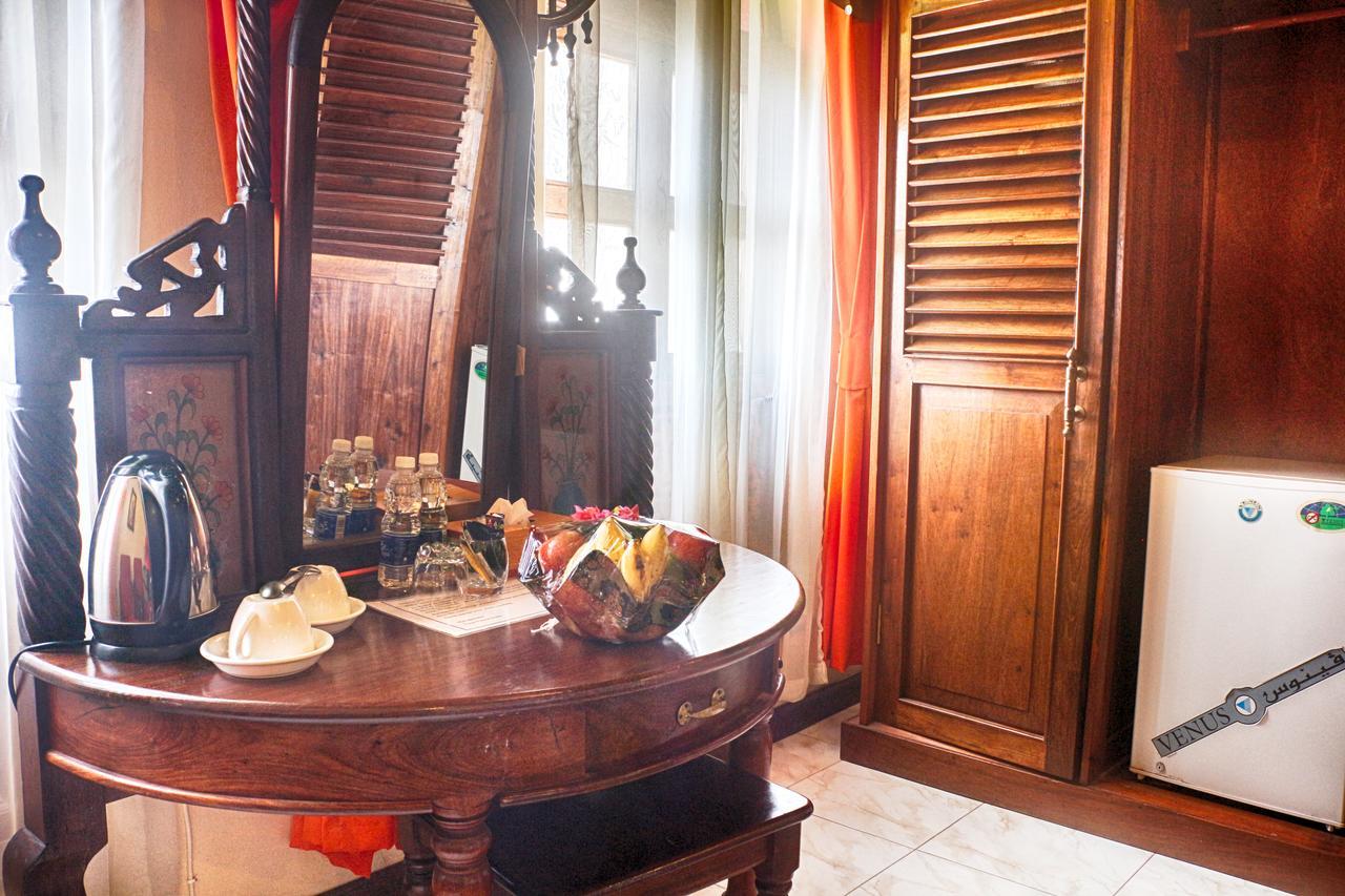 Tausi Palace Hotel 4*