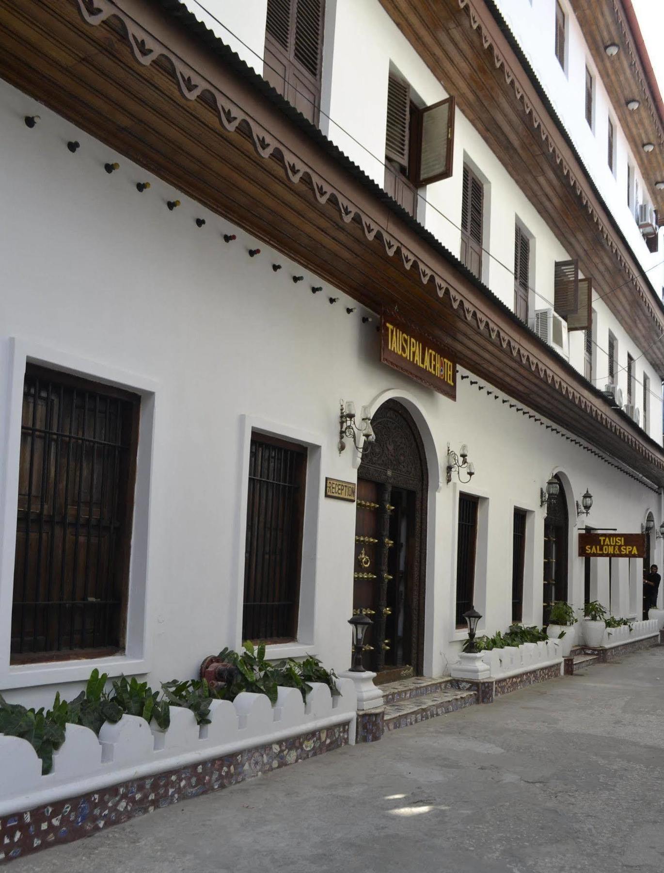 Tausi Palace 4*