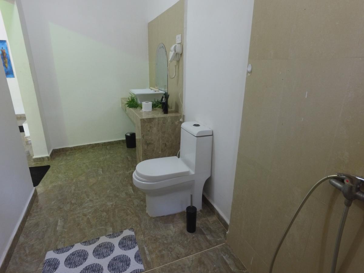 White Zanzibar 3*
