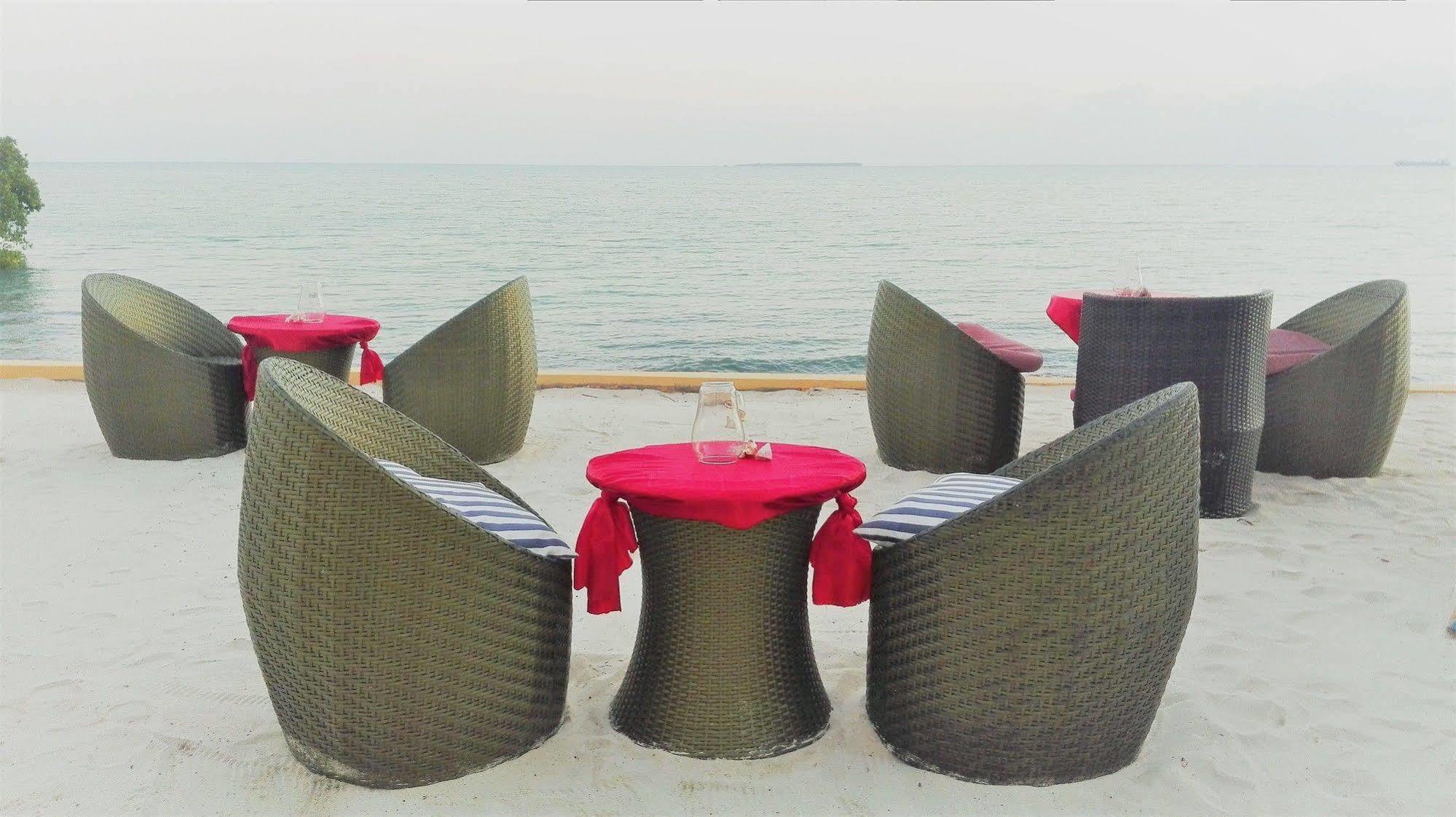 The Island Hotel 3*