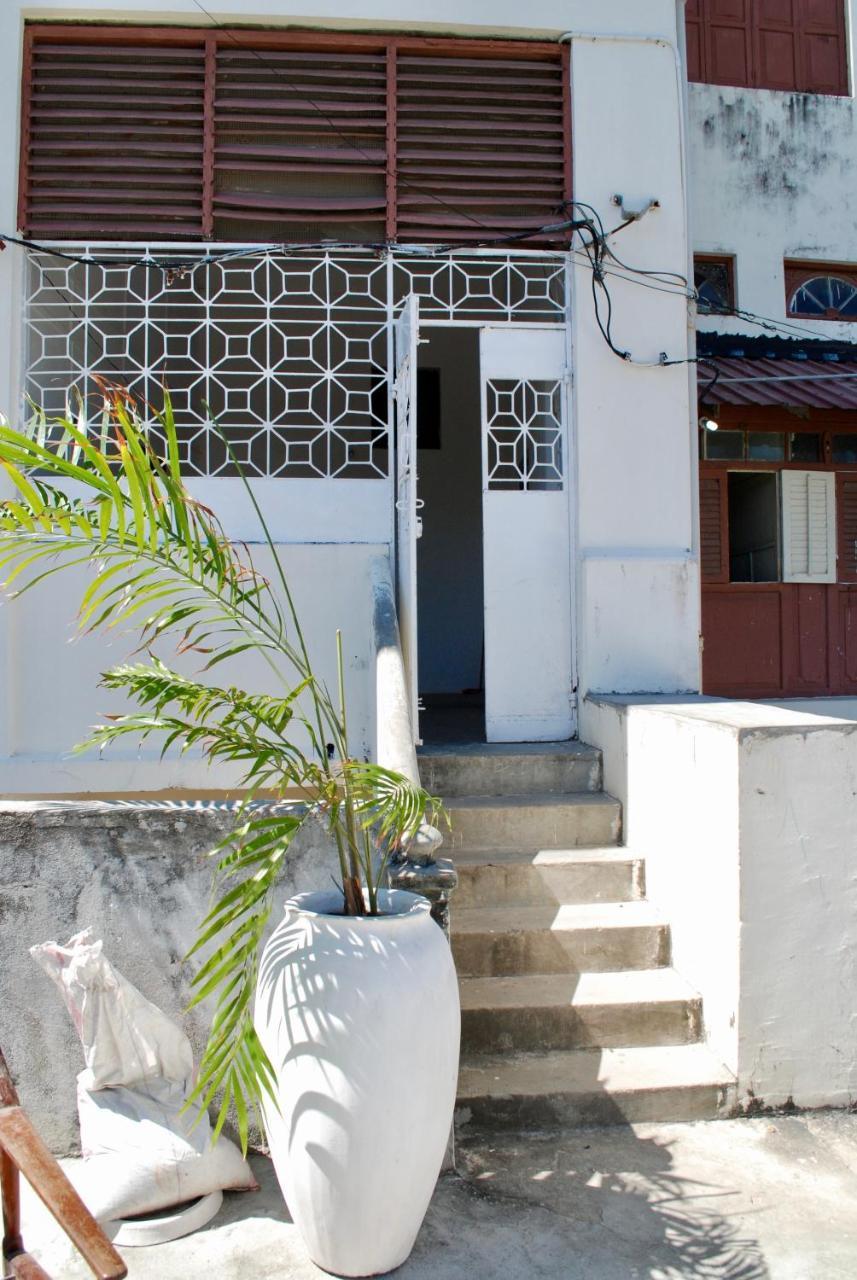 Balcony House