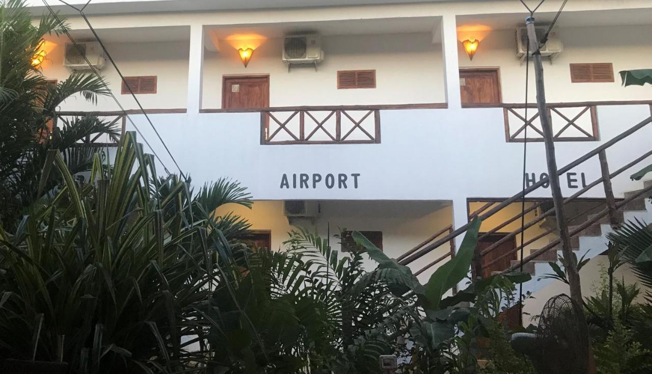 Hotel 27 Cafe Airport 3*