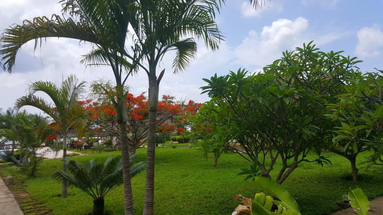 Resort Swahili Beach