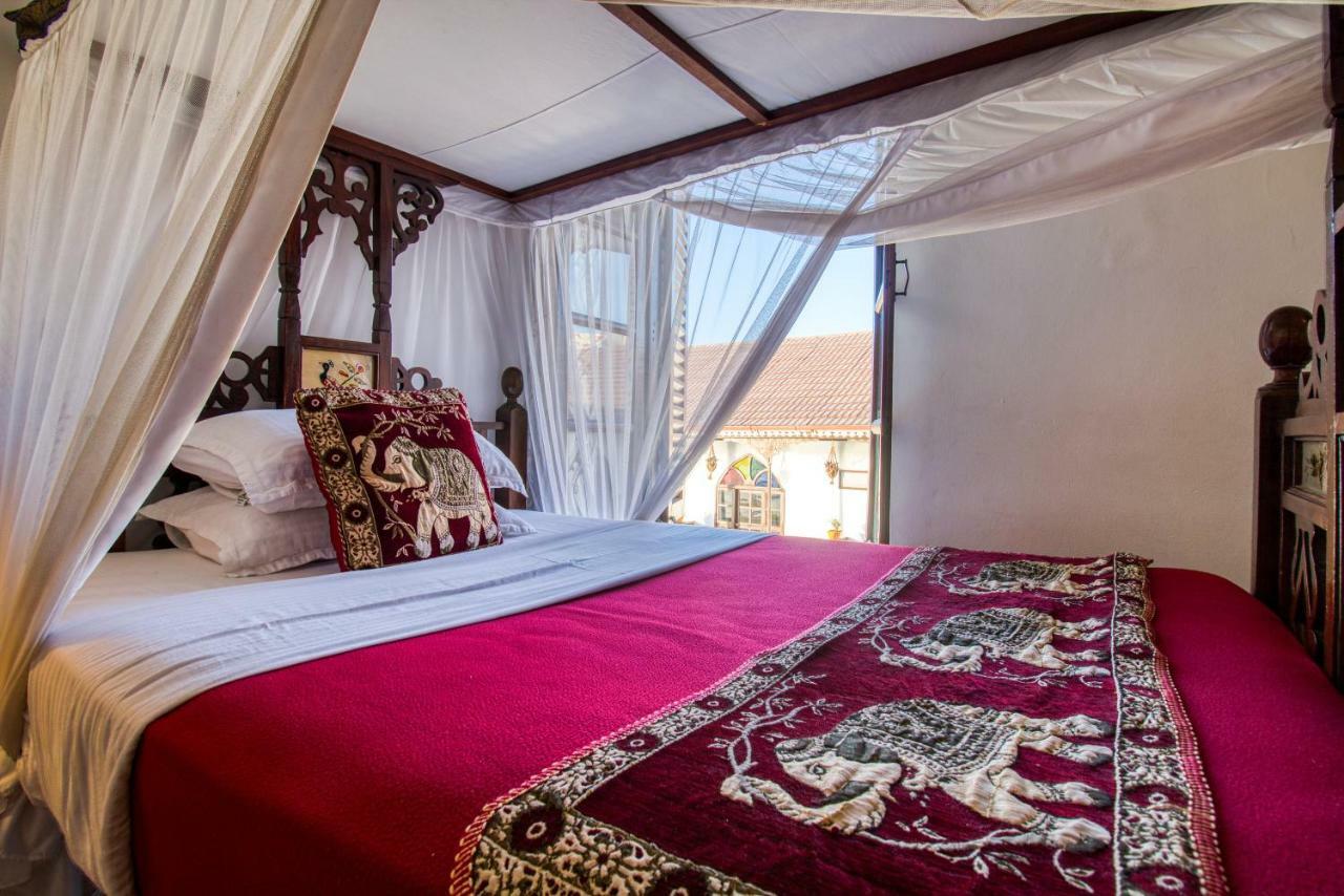 Tembo House Hotel
