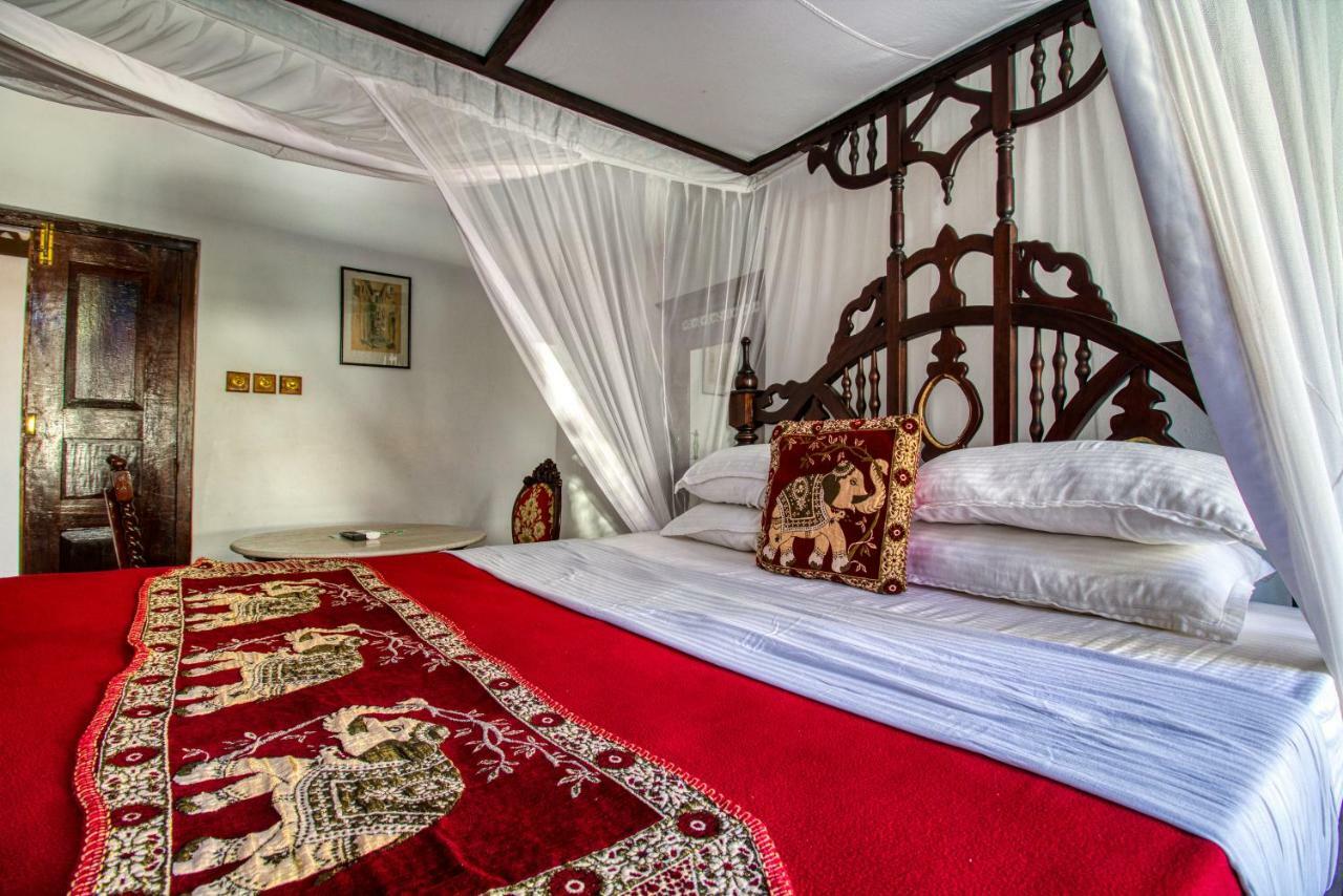 Tembo House Hotel 4*