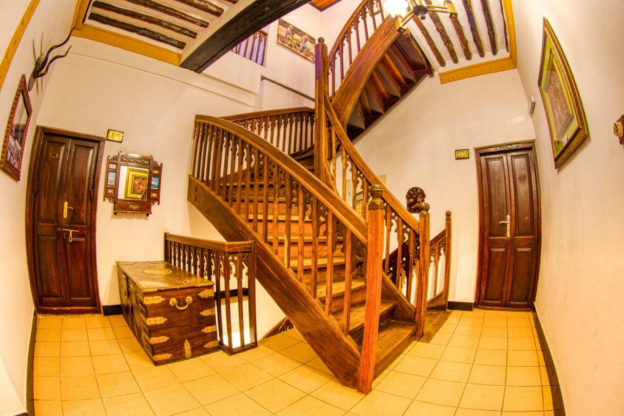 Tembo House