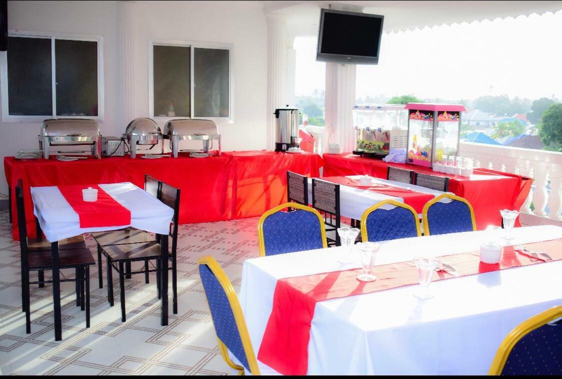 Camilla Airport Sansibar