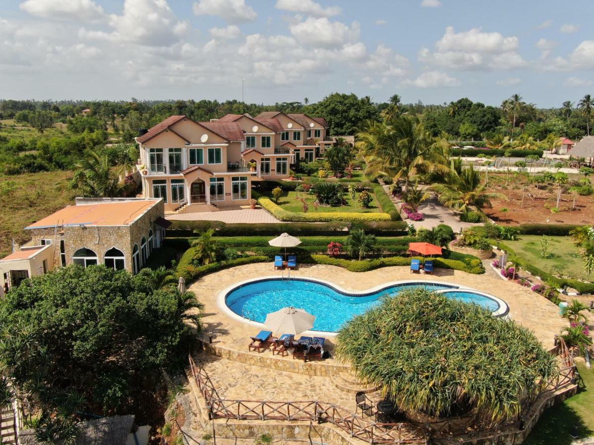 Royal Cliff 4*