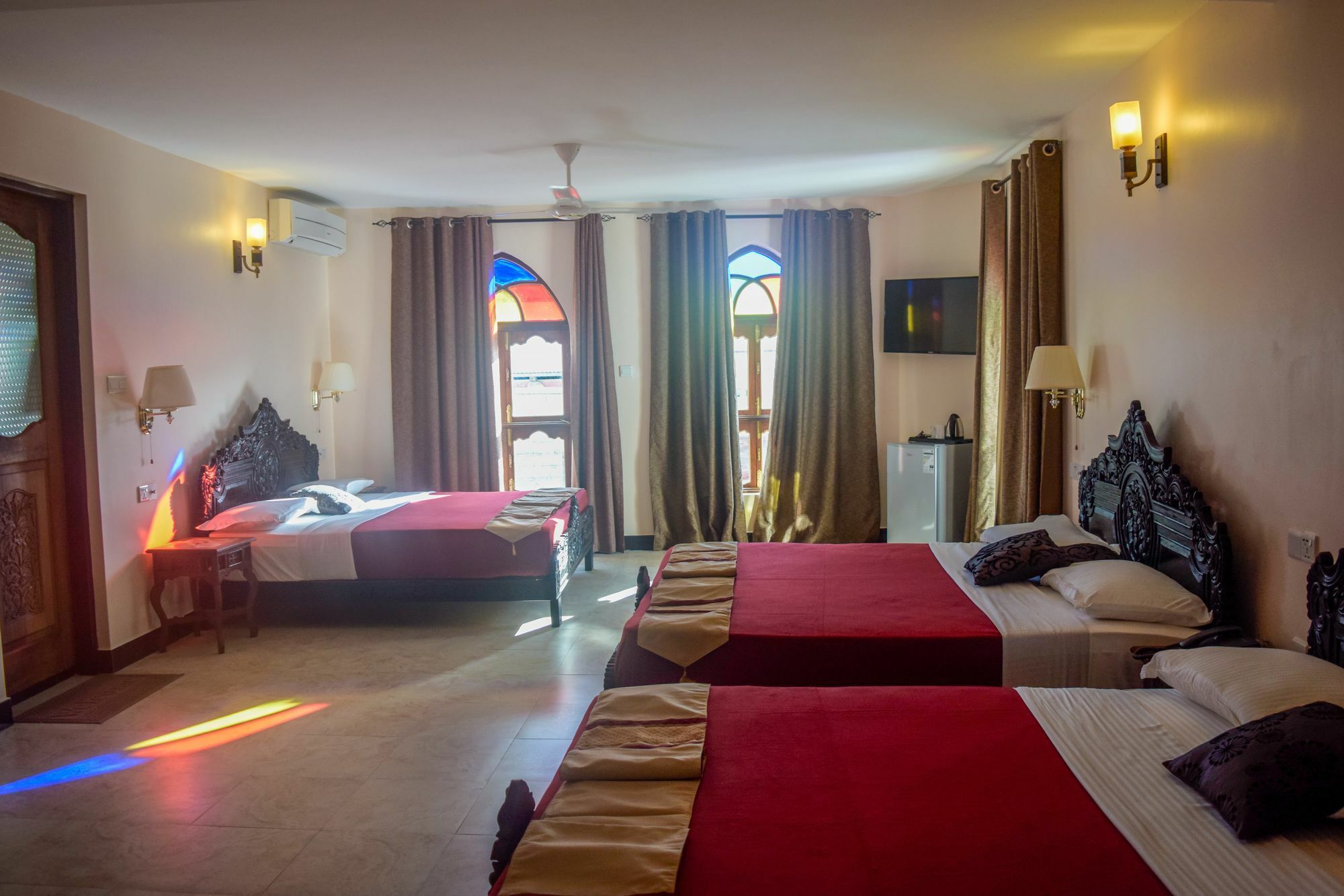 Tembo Palace Hotel 4*
