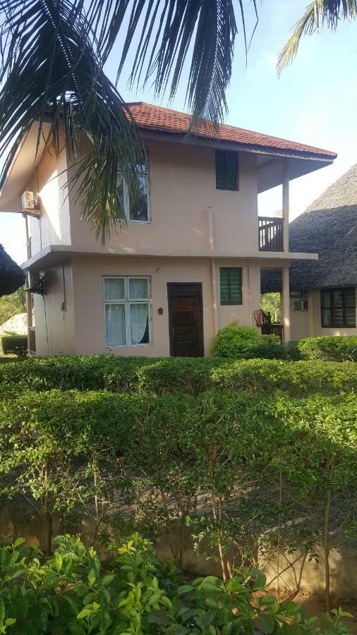 Maruhubi Villas Guest house *