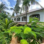 Siri Beach Lodge