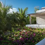 Uzuri Boutique Hotel