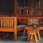 Meraki - Cafe Bar Rooms