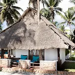 Hotel Karafuu Beach Resort