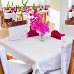Zanoceanique Hotel