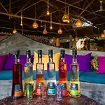 Tropical Boutique Hotel & Resto