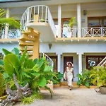 Chikachika Beach B&B