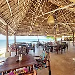 Jaribu Beach Hotel