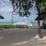 New Teddy\'S On The Beach