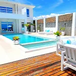 Villa Azura