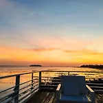 Villa Azura