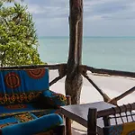 Jaribu Beach Hotel