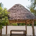 Jaribu Beach Hotel