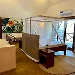Zuzanu House