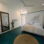 Siri Beach Lodge