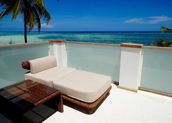 Deluxe Beachfront Penthouse With Panoramic Ocean Views