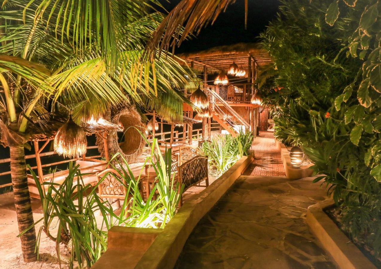 Coral Rocks & Restaurant