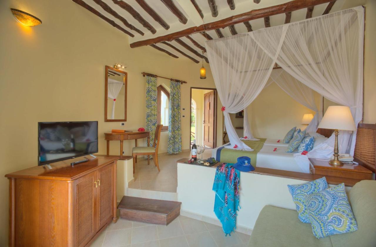 Sultan Sands Island & Spa Hotel 4*