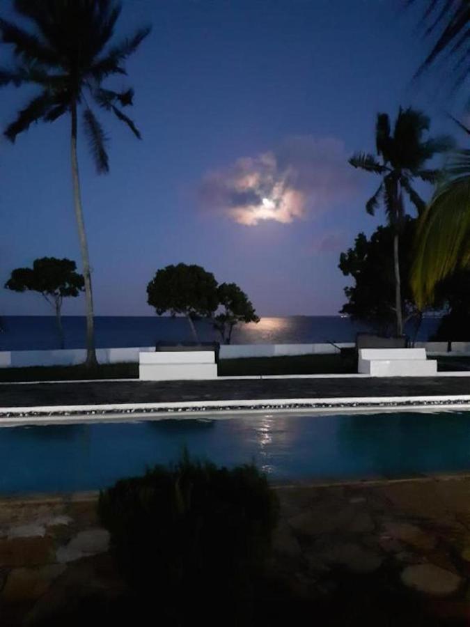 Moment In Time Hotel 2*