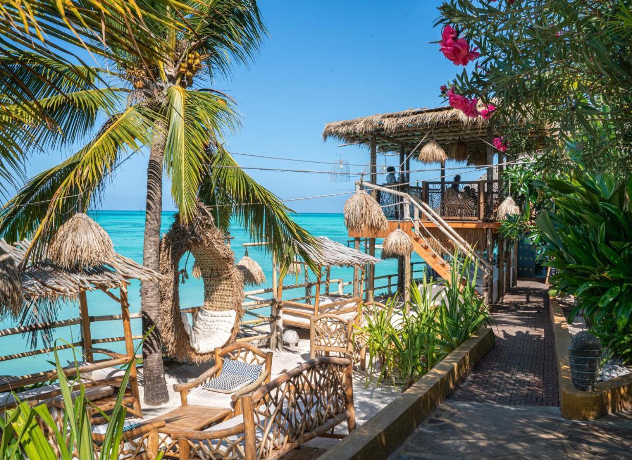 Hotel Coral Rocks & Restaurant